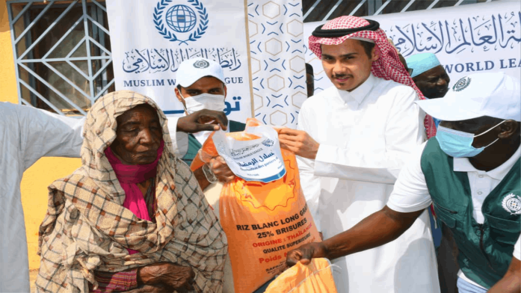 Ramadan 2025: La Ligue Islamique Mondiale offre 450 paniers alimentaires aux vulnérables