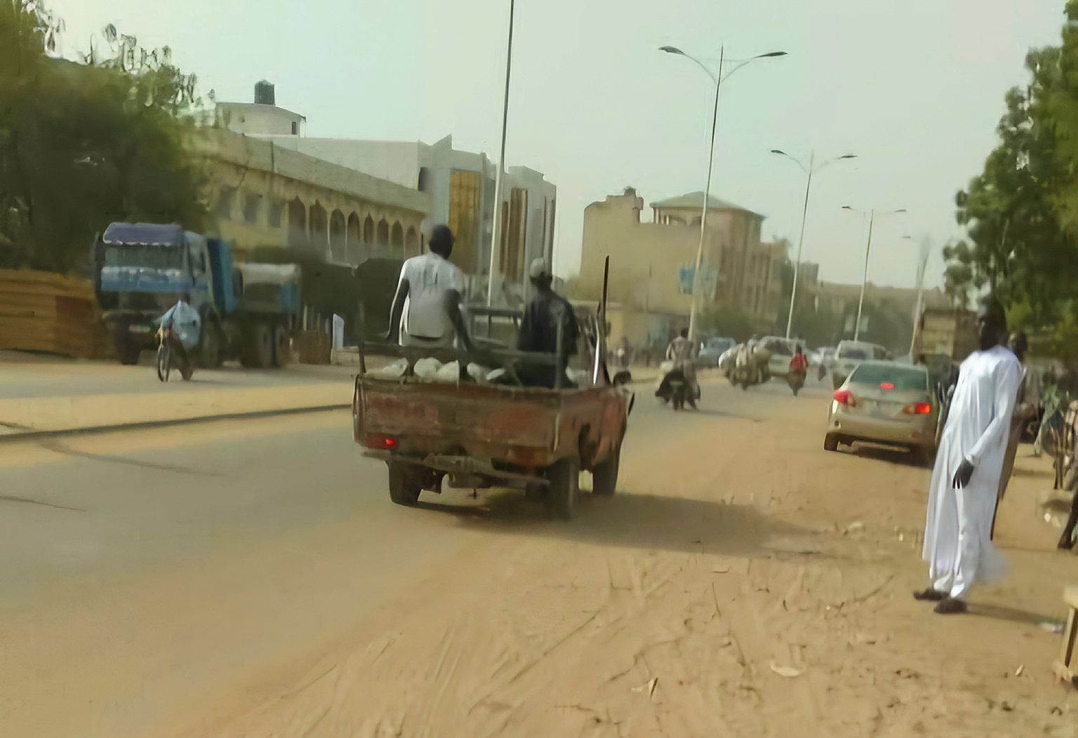 Société : Prêté pour des funérailles, un véhicule finit dans un commerce clandestin