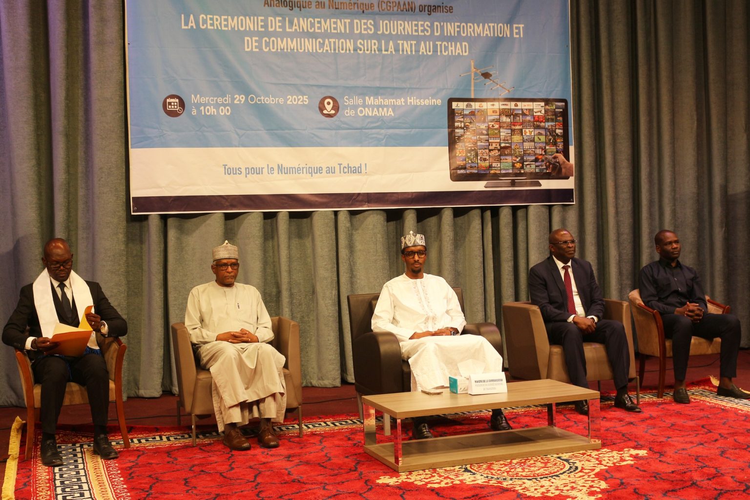 Médias : Les avantages de la Télévision Numérique Terrestre présentés au public